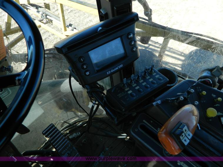 image for item J5246 1995 Ag-Chem RoGator 854 self-propelled sprayer