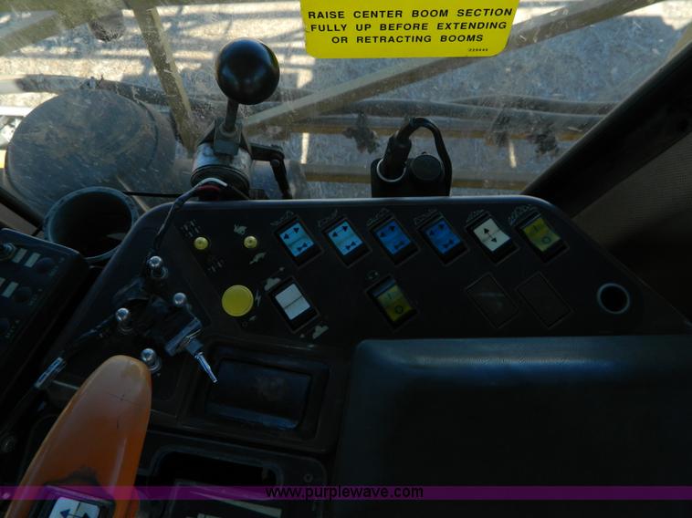 image for item J5246 1995 Ag-Chem RoGator 854 self-propelled sprayer