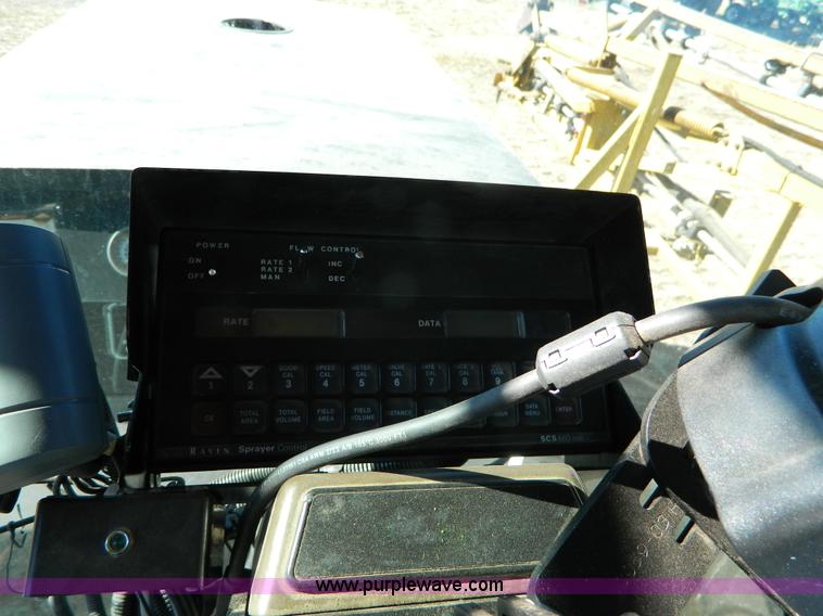 image for item J5246 1995 Ag-Chem RoGator 854 self-propelled sprayer