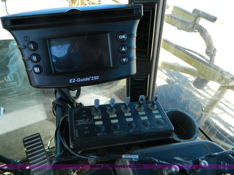 image for item J5246 1995 Ag-Chem RoGator 854 self-propelled sprayer