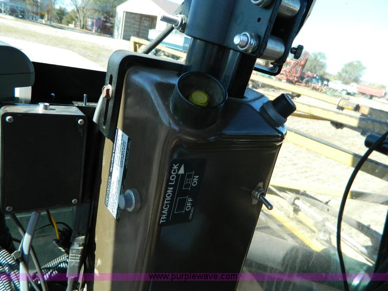 image for item J5246 1995 Ag-Chem RoGator 854 self-propelled sprayer