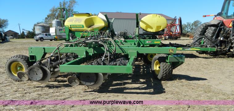image for item J5247 John Deere 1890 grain drill