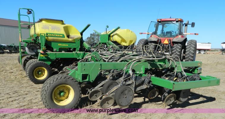 image for item J5247 John Deere 1890 grain drill