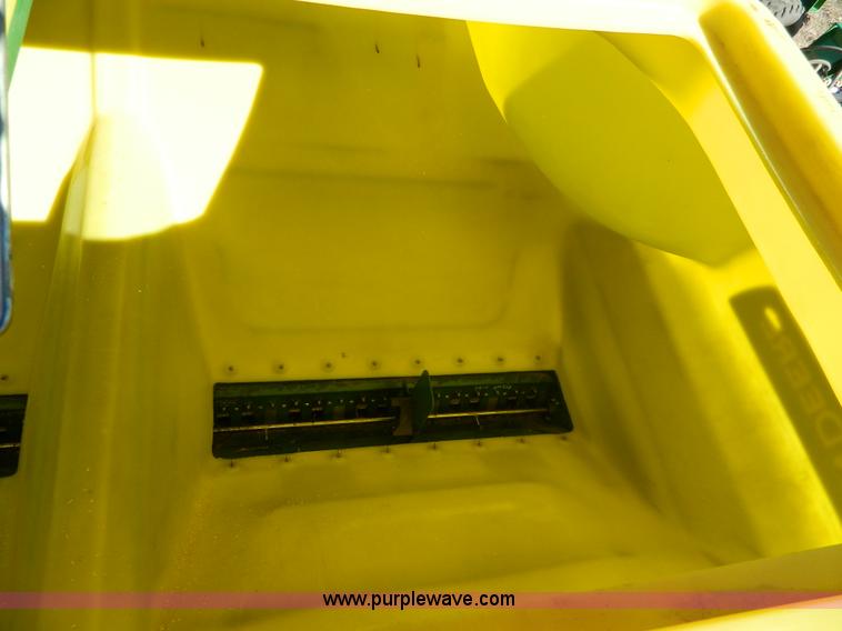 image for item J5247 John Deere 1890 grain drill