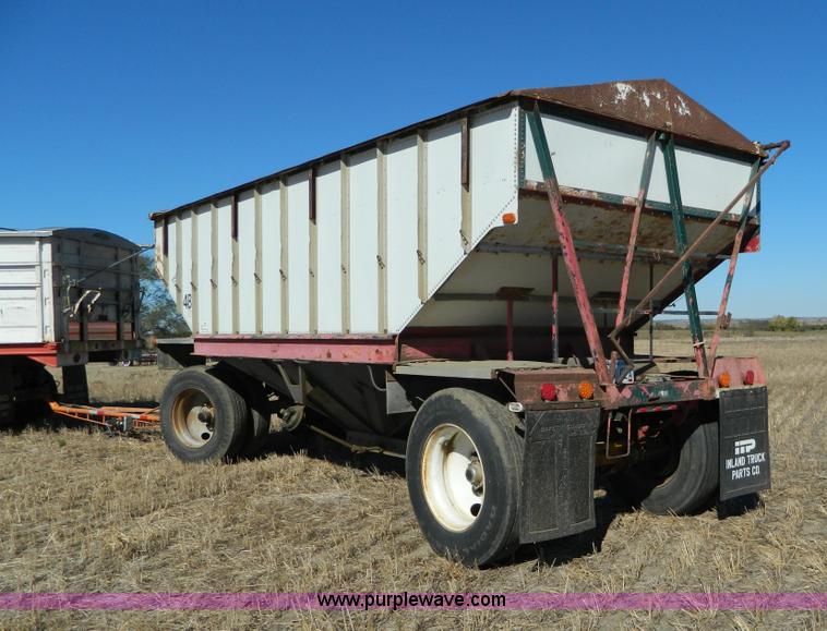 image for item J5249 1980 Doonan single hopper grain trailer
