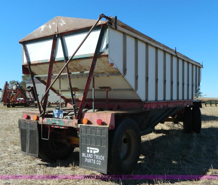 image for item J5249 1980 Doonan single hopper grain trailer