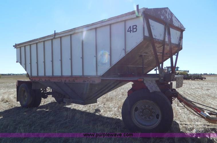 image for item J5249 1980 Doonan single hopper grain trailer