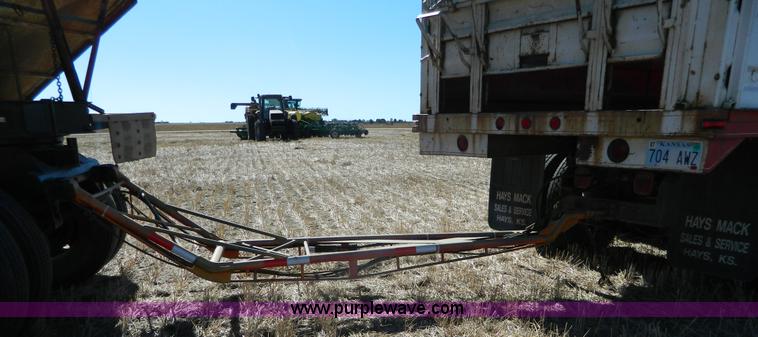 image for item J5249 1980 Doonan single hopper grain trailer