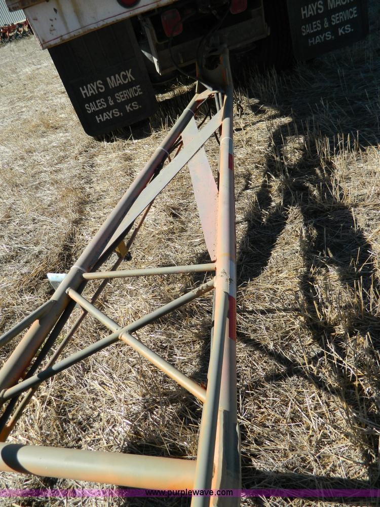 image for item J5249 1980 Doonan single hopper grain trailer