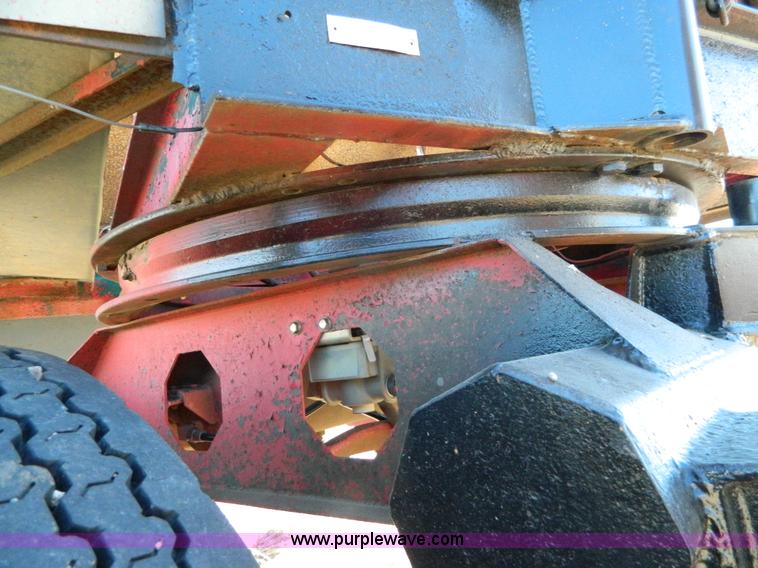 image for item J5249 1980 Doonan single hopper grain trailer