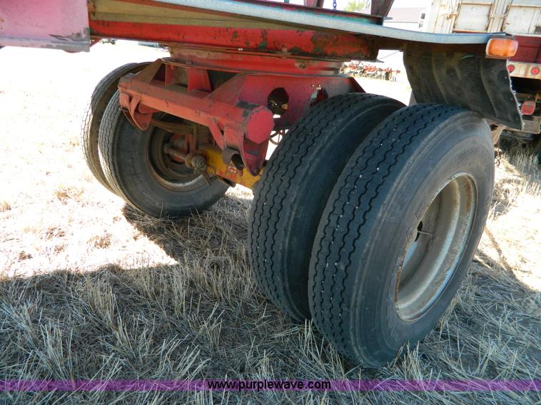 image for item J5249 1980 Doonan single hopper grain trailer