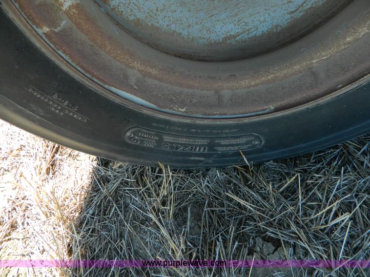 image for item J5249 1980 Doonan single hopper grain trailer