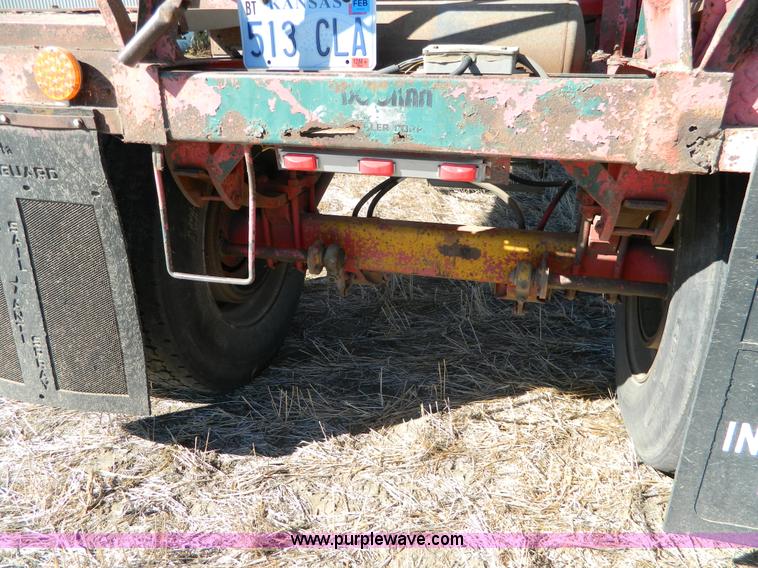 image for item J5249 1980 Doonan single hopper grain trailer