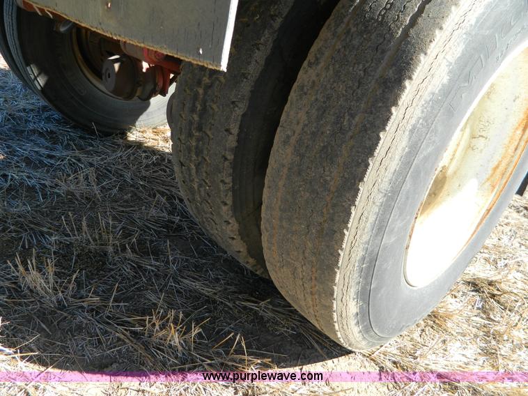 image for item J5249 1980 Doonan single hopper grain trailer