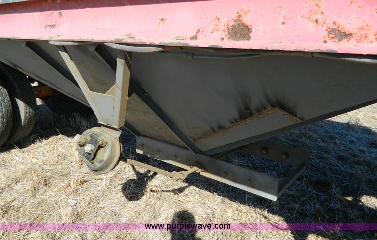 image for item J5249 1980 Doonan single hopper grain trailer