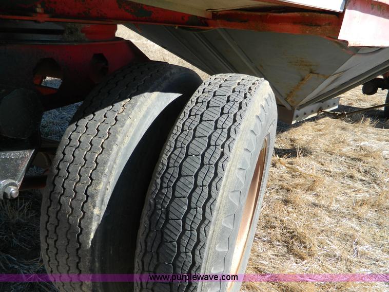image for item J5249 1980 Doonan single hopper grain trailer