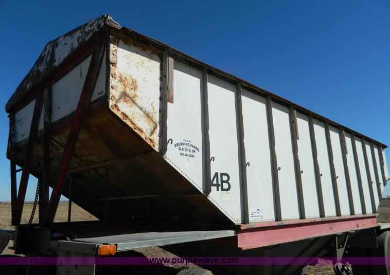 image for item J5249 1980 Doonan single hopper grain trailer