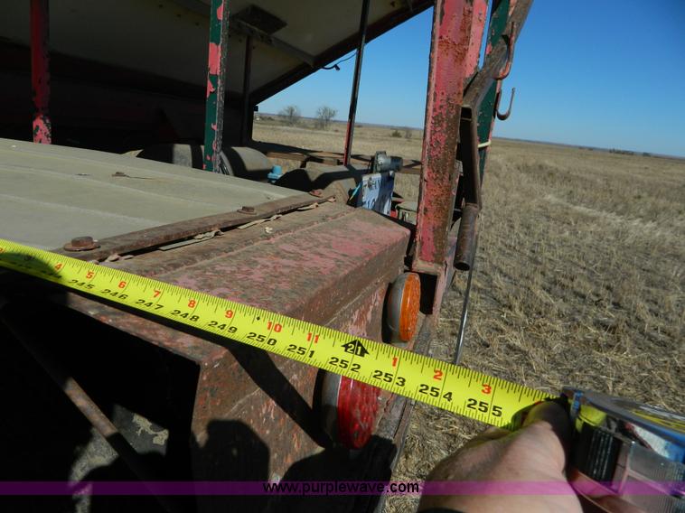 image for item J5249 1980 Doonan single hopper grain trailer