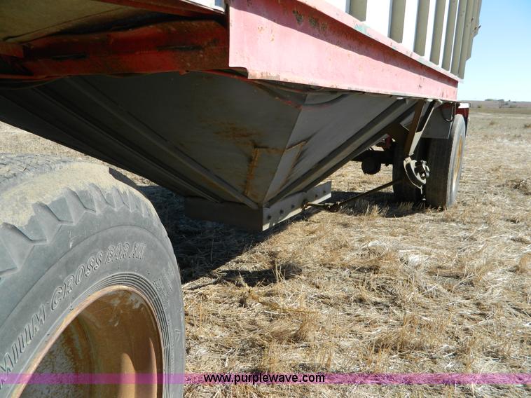 image for item J5249 1980 Doonan single hopper grain trailer