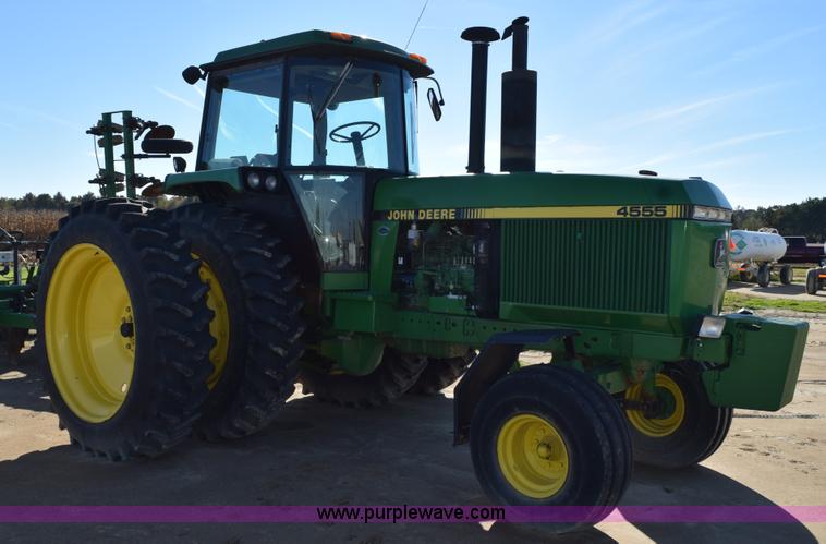 image for item J8488 1989 John Deere 4555 tractor