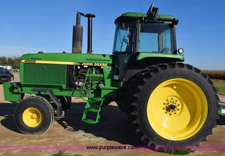 image for item J8488 1989 John Deere 4555 tractor