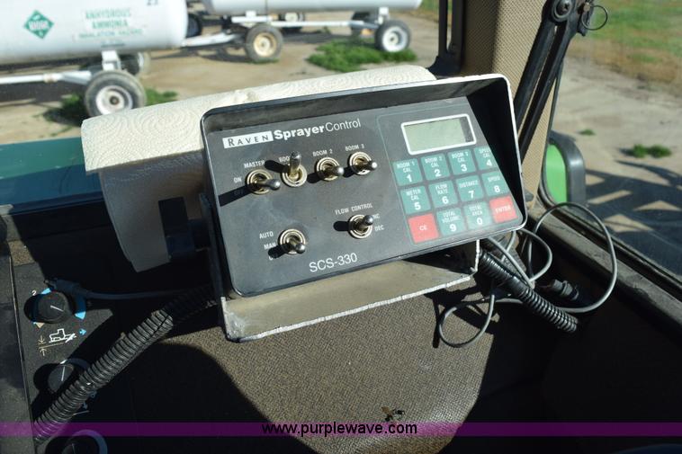 image for item J8488 1989 John Deere 4555 tractor