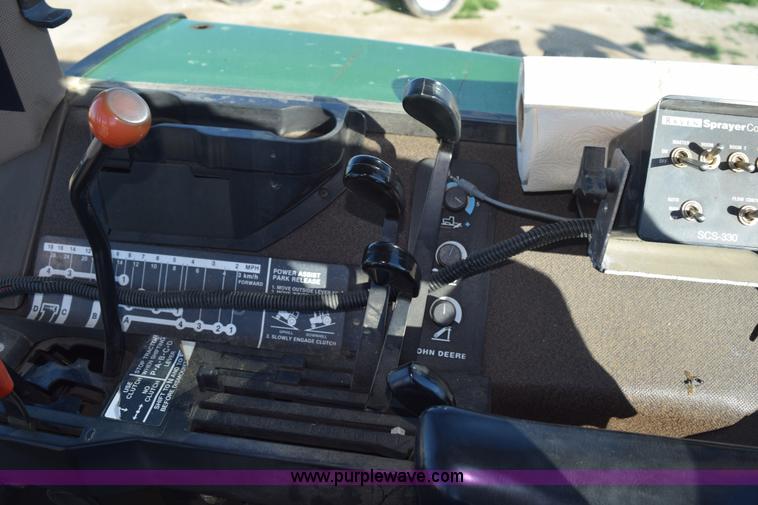 image for item J8488 1989 John Deere 4555 tractor