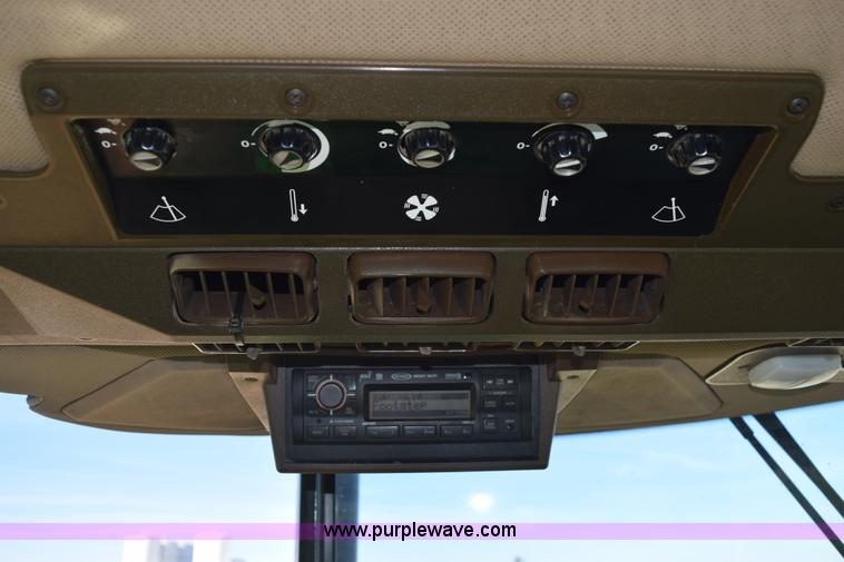 image for item J8488 1989 John Deere 4555 tractor