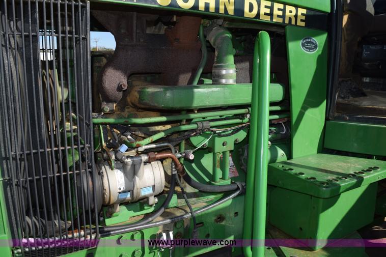 image for item J8488 1989 John Deere 4555 tractor