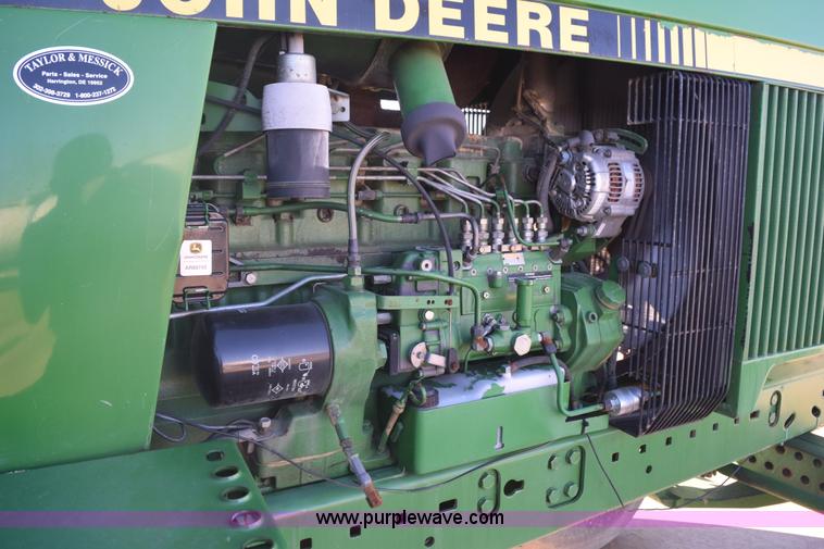 image for item J8488 1989 John Deere 4555 tractor
