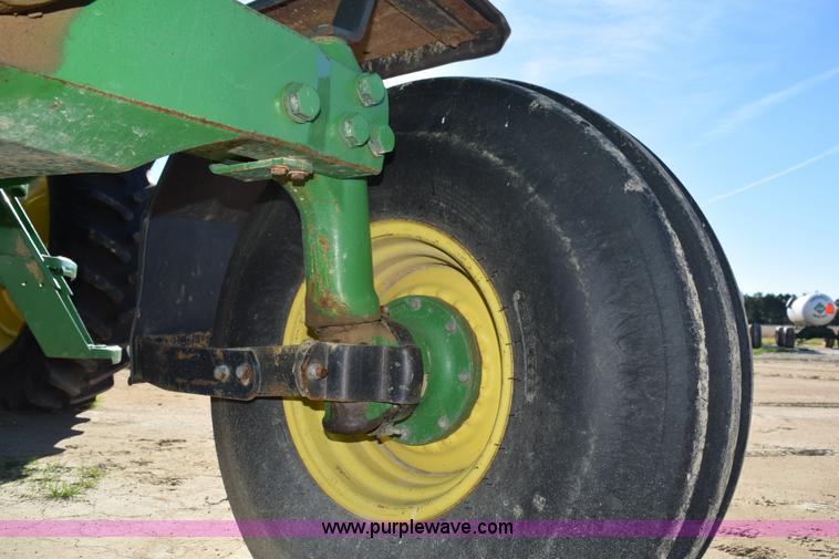 image for item J8488 1989 John Deere 4555 tractor