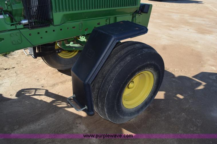 image for item J8488 1989 John Deere 4555 tractor