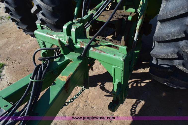 image for item J8488 1989 John Deere 4555 tractor