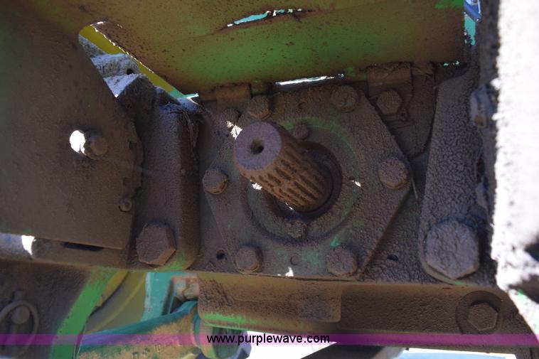 image for item J8488 1989 John Deere 4555 tractor