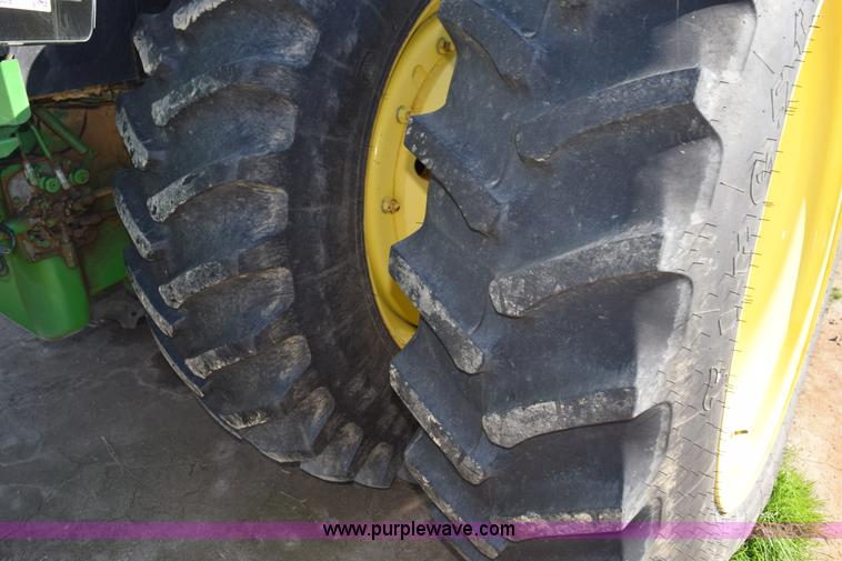 image for item J8488 1989 John Deere 4555 tractor