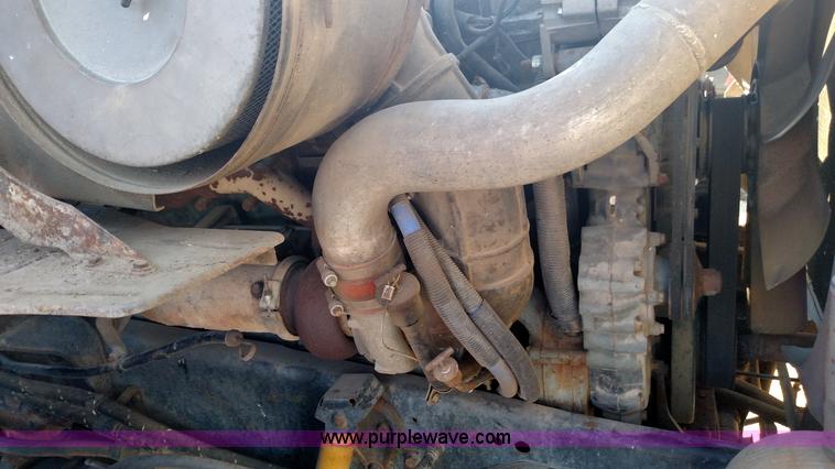 image for item K1236 1991 Ford LS9000 feed truck