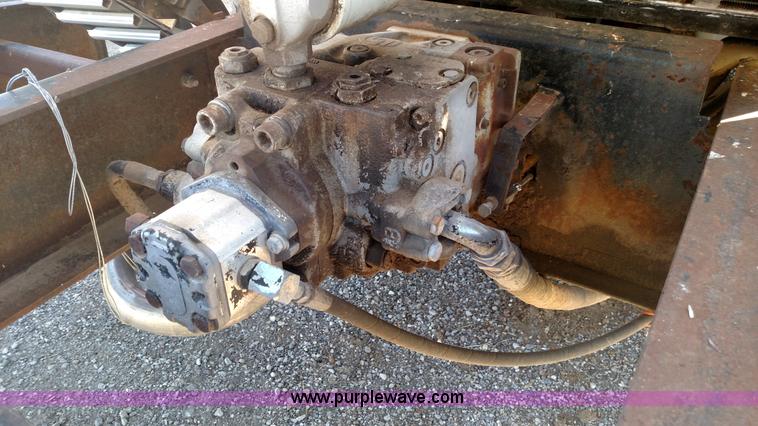 image for item K1236 1991 Ford LS9000 feed truck