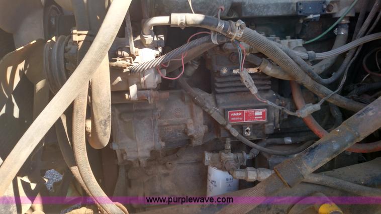 image for item K1236 1991 Ford LS9000 feed truck