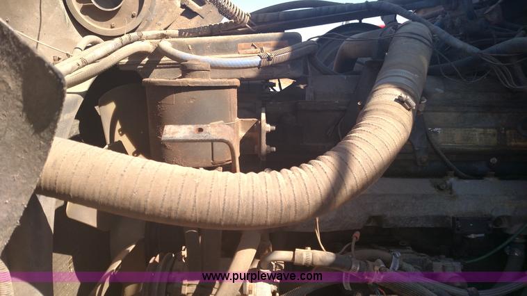 image for item K1236 1991 Ford LS9000 feed truck