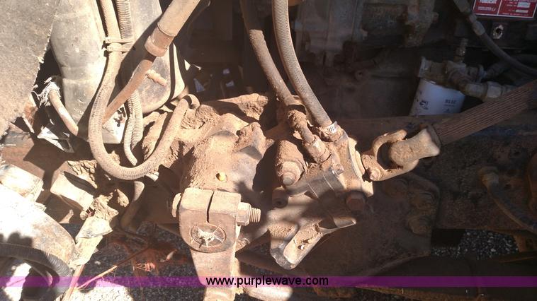 image for item K1236 1991 Ford LS9000 feed truck