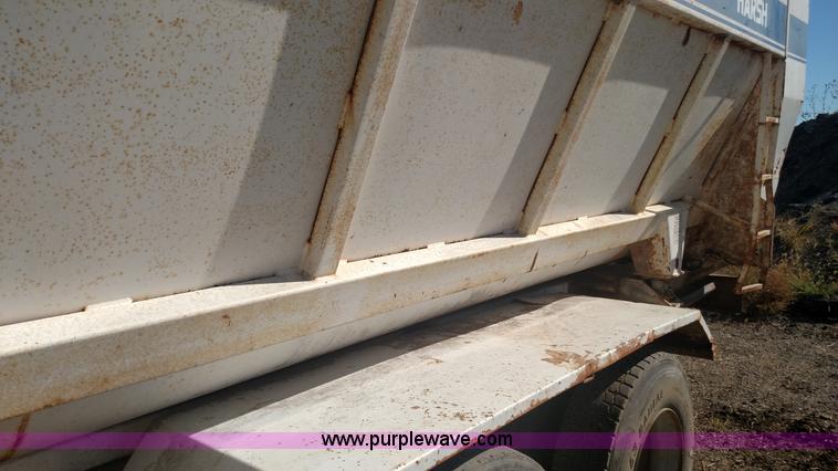 image for item K1236 1991 Ford LS9000 feed truck