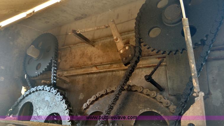 image for item K1236 1991 Ford LS9000 feed truck