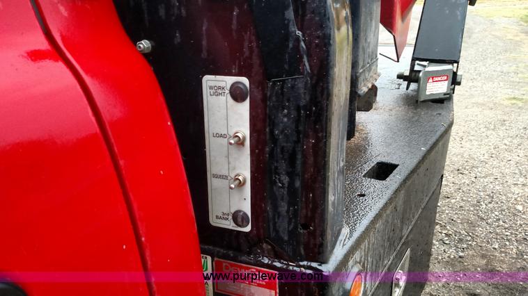 image for item K1245 2014 DewEze 778 bale bed