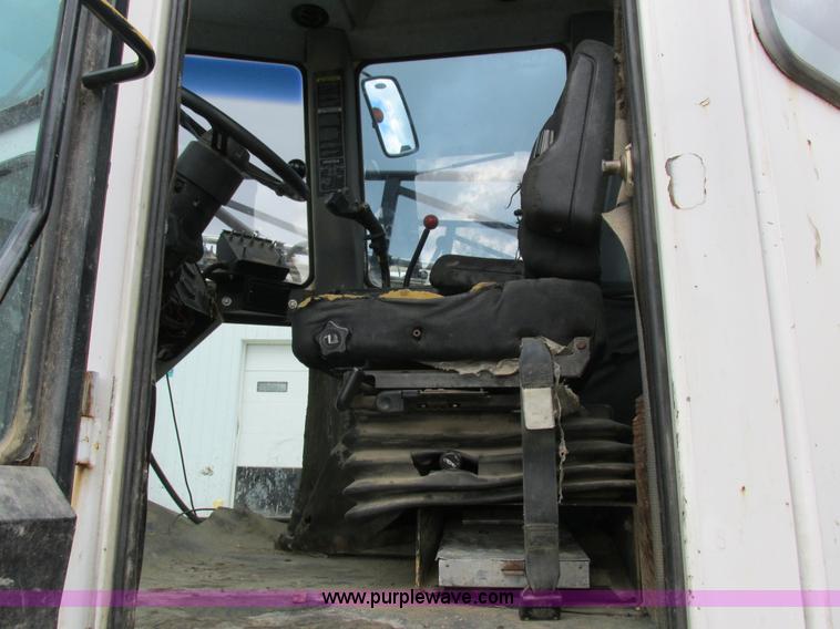 image for item K2229 Wilmar Xplorer 6200 self-propelled sprayer