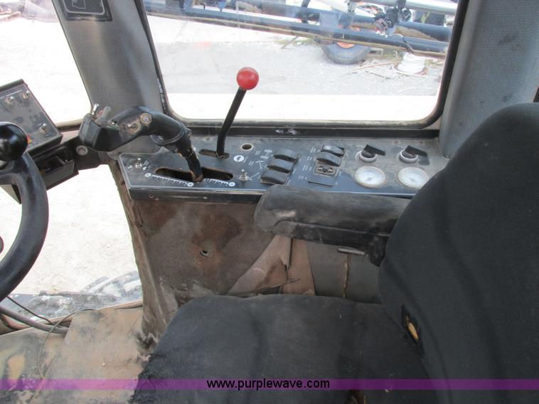 image for item K2229 Wilmar Xplorer 6200 self-propelled sprayer