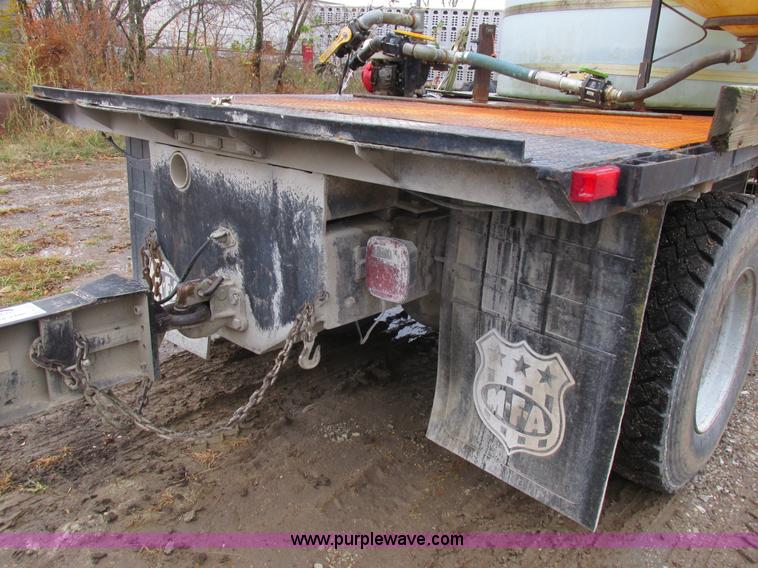 image for item K2230 1986 International 2375 flatbed tank truck
