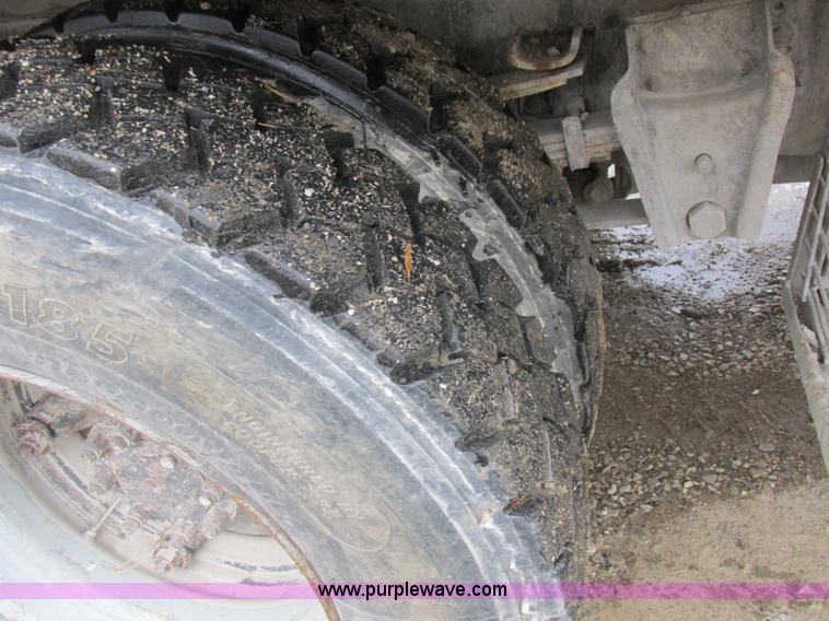 image for item K2230 1986 International 2375 flatbed tank truck