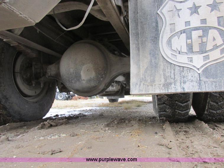 image for item K2230 1986 International 2375 flatbed tank truck