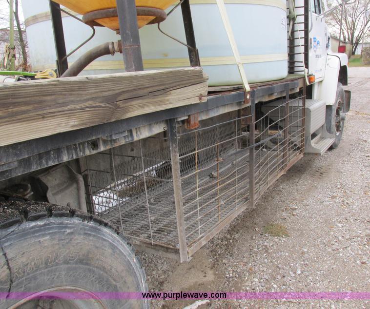 image for item K2230 1986 International 2375 flatbed tank truck