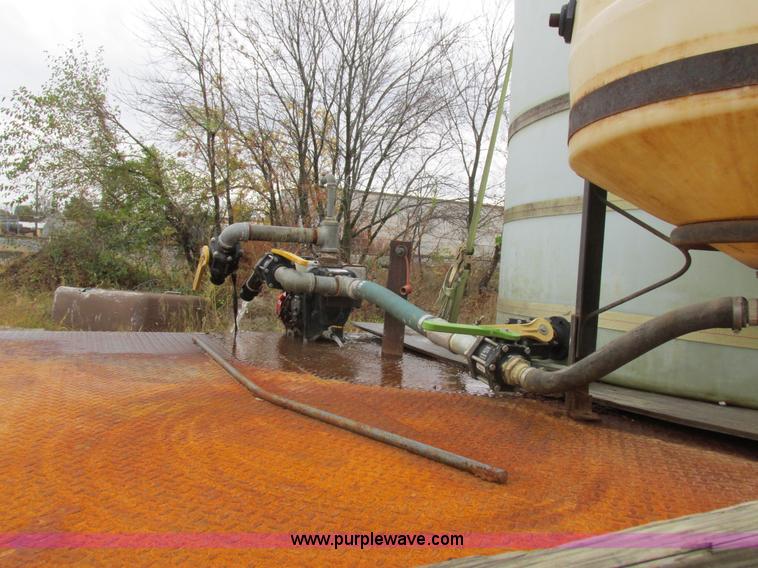 image for item K2230 1986 International 2375 flatbed tank truck